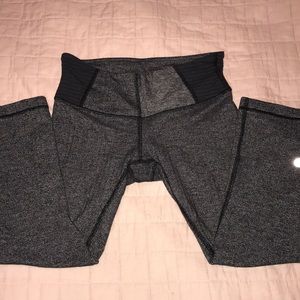 Textured crops in great condition